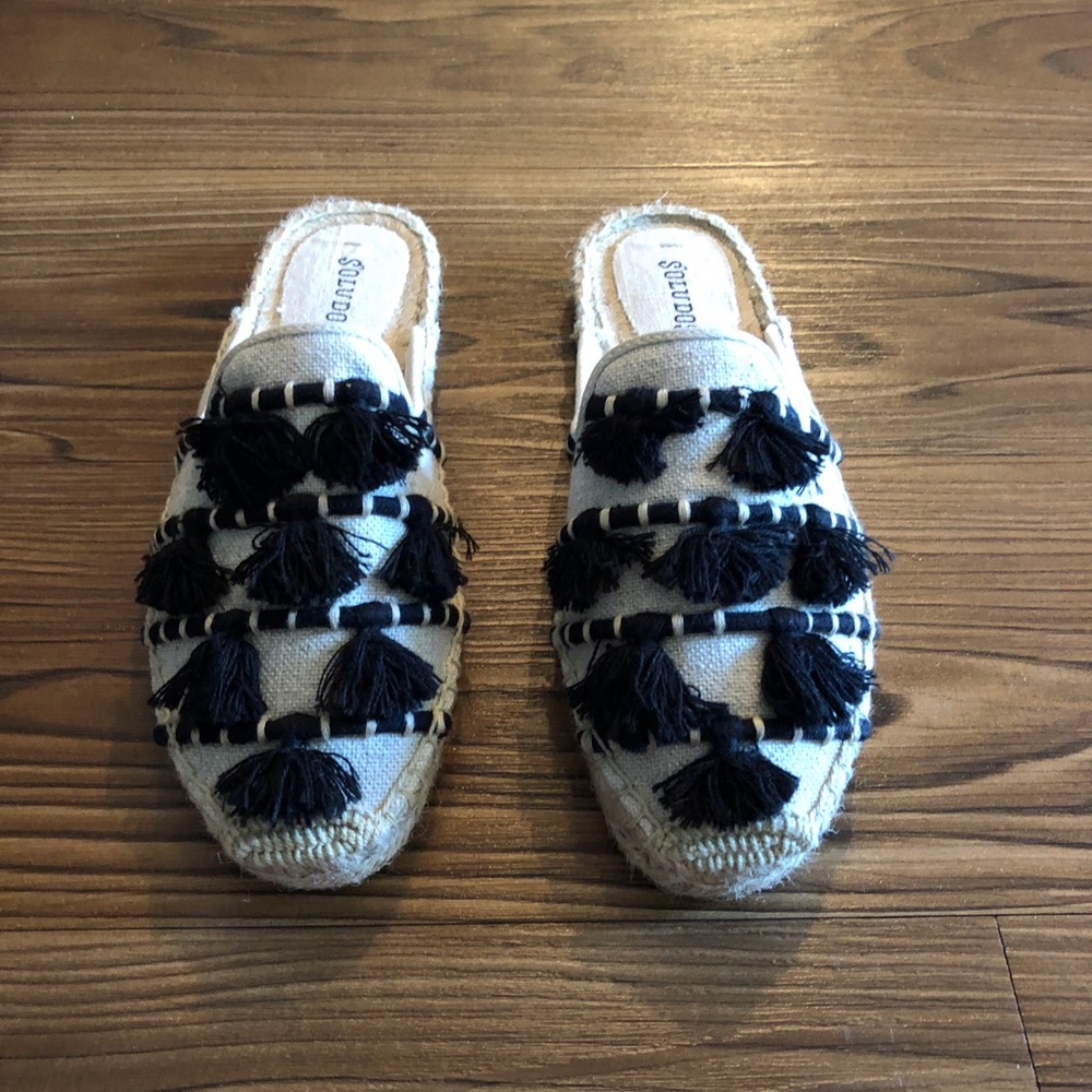 🌿Soludos NWOT size 7
